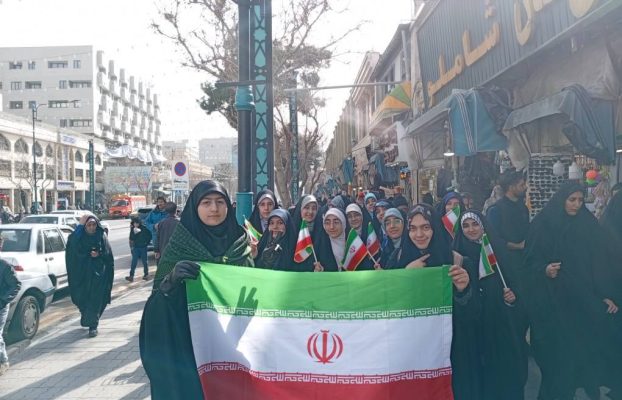 در مسیر را هپیمایی 22 بهمن